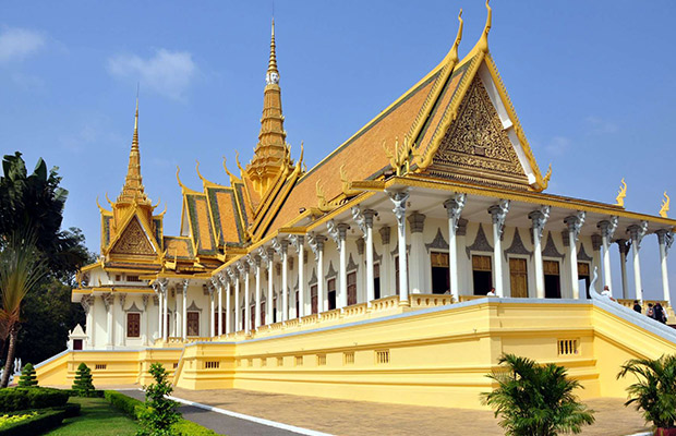 Beautiful Phnom Penh Private City Tour