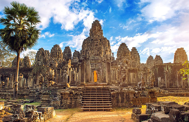 Explore Angkor Thom, Ta Prohm & Angkor Wat Day Tour