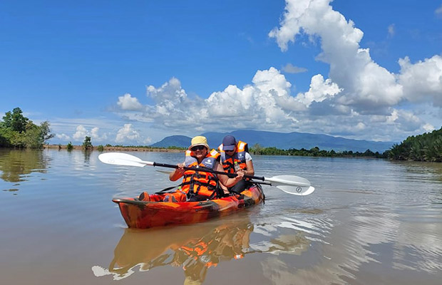 Half-Day Kayak Guided Tour to the Green Mangroves Forest