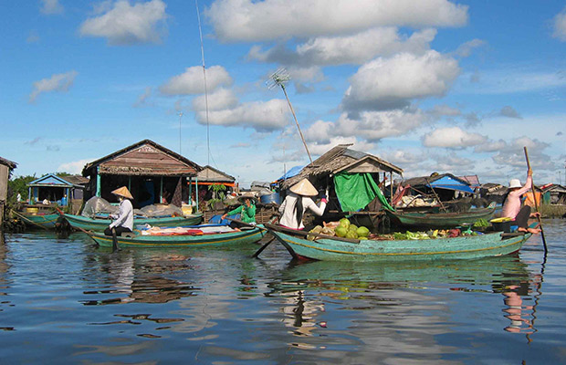 Kompong Khleang Floating Village Small-Group Day Tour