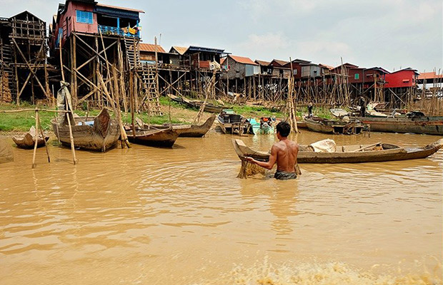 Kompong Khleang Floating Village Small-Group Day Tour