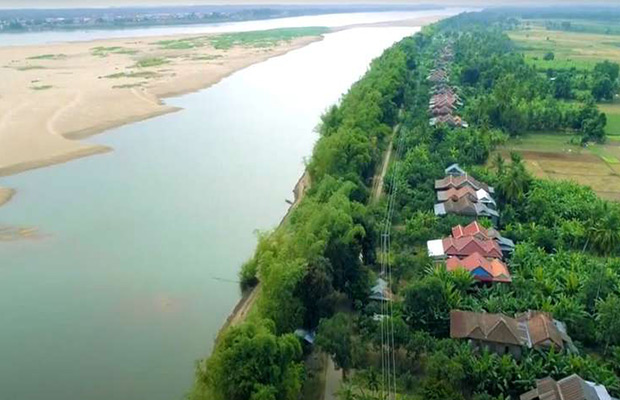 Kratie: Koh Trong Island Cycling Tour with Snacks