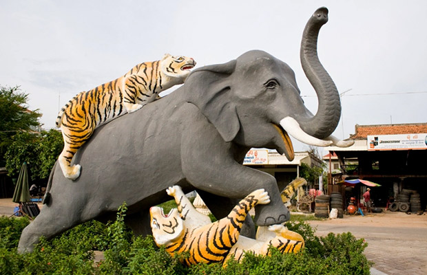 Explore Phnom Penh – Kampong Thom – Siem Reap Tour
