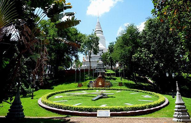 Oudong Mountain & Phnom Baset Private Tour from Phnom Penh City