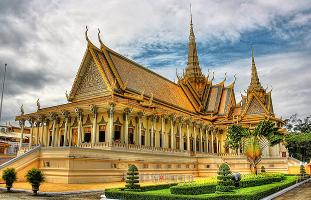 Preah Thineang Dheva Vinnichay (Throne Hall)